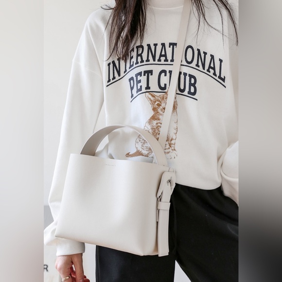 Arket Crossbody Bag - Rigid leather in off white - Picture 4 of 6